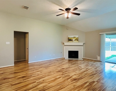 1404 Helmsley Drive - Photo Thumbnail 12