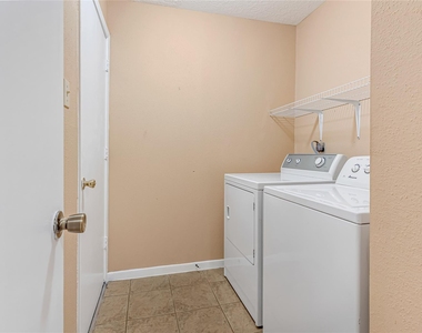 3727 Village Grove Drive - Photo Thumbnail 12