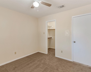 3727 Village Grove Drive - Photo Thumbnail 23