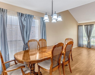 3727 Village Grove Drive - Photo Thumbnail 4