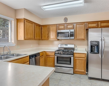 3727 Village Grove Drive - Photo Thumbnail 6