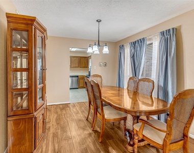 3727 Village Grove Drive - Photo Thumbnail 5
