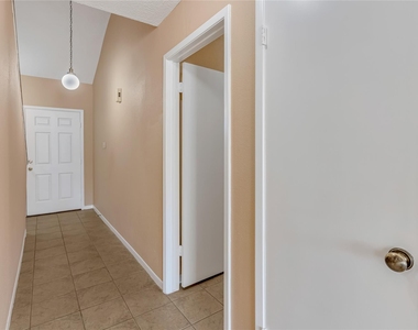 3727 Village Grove Drive - Photo Thumbnail 10