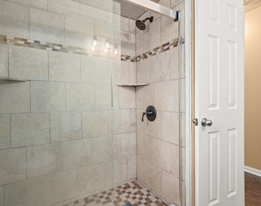 3802 Oakwilde Circle - Photo Thumbnail 14