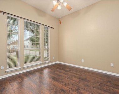 3802 Oakwilde Circle - Photo Thumbnail 12
