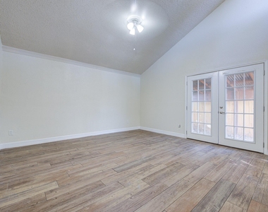 10822 Kirktown Drive - Photo Thumbnail 10