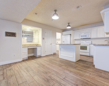 10822 Kirktown Drive - Photo Thumbnail 9