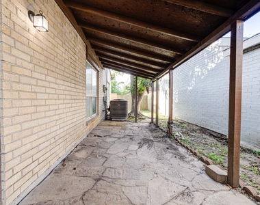 10822 Kirktown Drive - Photo Thumbnail 18