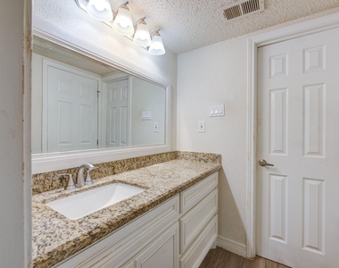 10822 Kirktown Drive - Photo Thumbnail 13