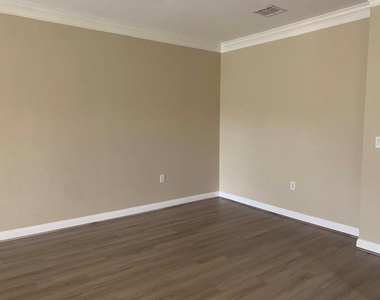 2400 Mccue Road - Photo Thumbnail 11