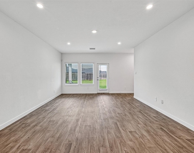 31622 Whittis Hill Way - Photo Thumbnail 8