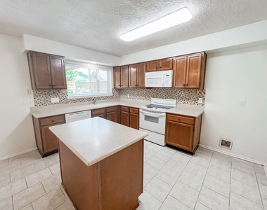 347 Elder Vista Drive - Photo Thumbnail 11