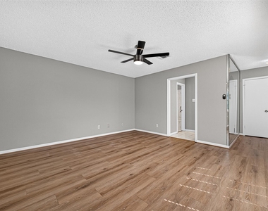 3022 Mosby Drive - Photo Thumbnail 11
