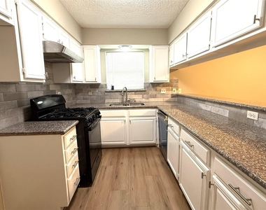 3022 Mosby Drive - Photo Thumbnail 8
