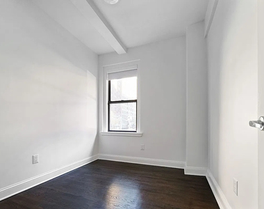 12 East 86th Street - Photo Thumbnail 2
