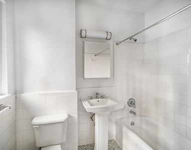12 East 86th Street - Photo Thumbnail 3