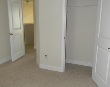 1576 Alaqua Way - Photo Thumbnail 38