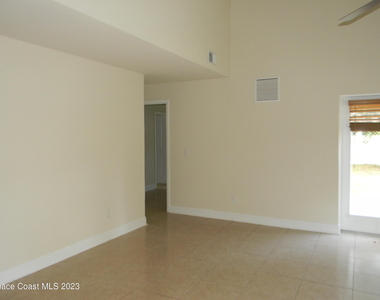 1576 Alaqua Way - Photo Thumbnail 9
