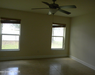 1576 Alaqua Way - Photo Thumbnail 12