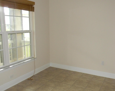 1576 Alaqua Way - Photo Thumbnail 20