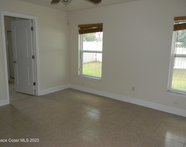 1576 Alaqua Way - Photo Thumbnail 13