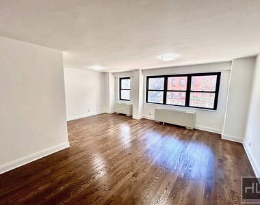 E 88th St - Photo Thumbnail 2
