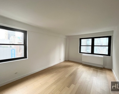 East 39th Street - Photo Thumbnail 3
