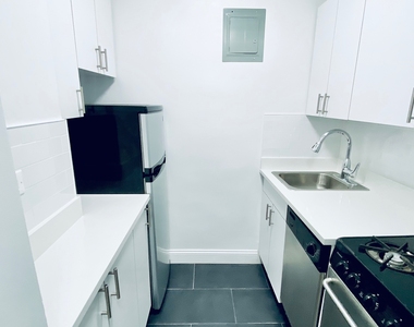 East 35 Street - Photo Thumbnail 6
