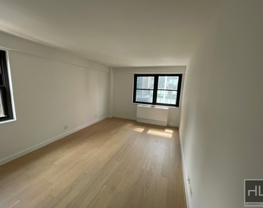 East 39th Street - Photo Thumbnail 3