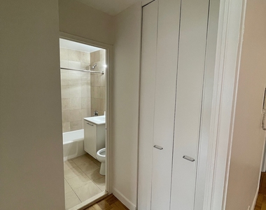 East 49 Street - Photo Thumbnail 15