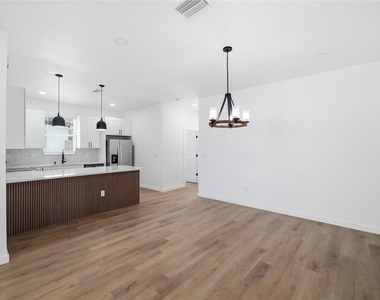 15304 16th Street - Photo Thumbnail 10