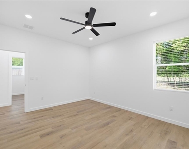 15304 16th Street - Photo Thumbnail 16