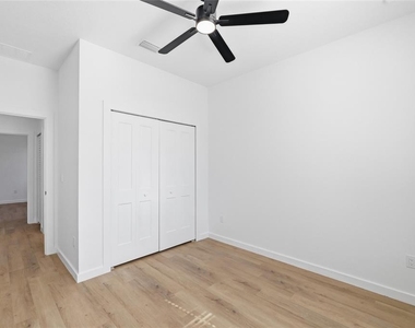 15304 16th Street - Photo Thumbnail 27