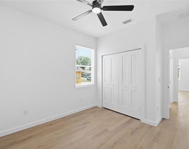 15304 16th Street - Photo Thumbnail 22