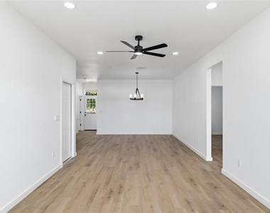 15304 16th Street - Photo Thumbnail 7