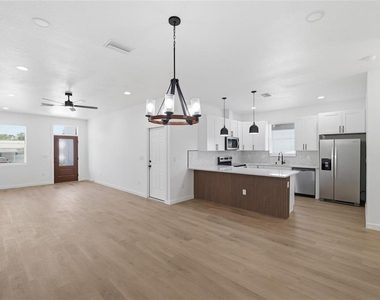 15304 16th Street - Photo Thumbnail 8