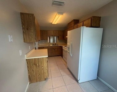 6615 Crossbow Lane - Photo Thumbnail 4