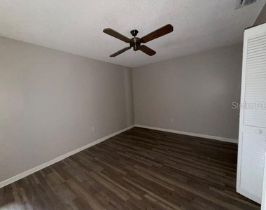 6615 Crossbow Lane - Photo Thumbnail 10