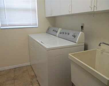 1703 Cloister Drive - Photo Thumbnail 17