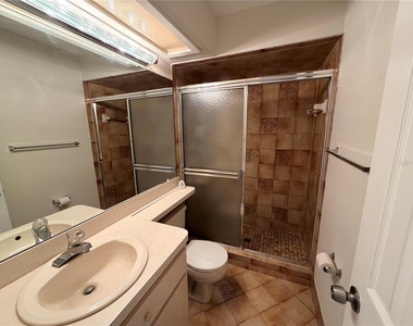 8725 Aruba Lane - Photo Thumbnail 21