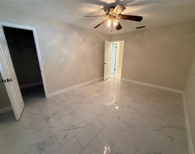 8725 Aruba Lane - Photo Thumbnail 9