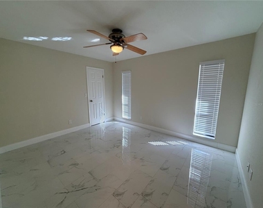 8725 Aruba Lane - Photo Thumbnail 6