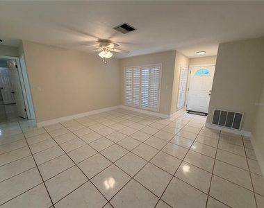 8725 Aruba Lane - Photo Thumbnail 15