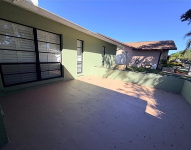 8725 Aruba Lane - Photo Thumbnail 2