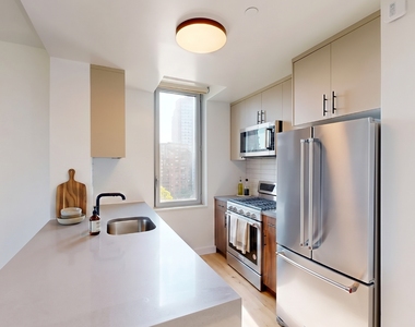 801 Amsterdam Avenue - Photo Thumbnail 2