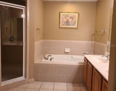 225 Vista Drive - Photo Thumbnail 8