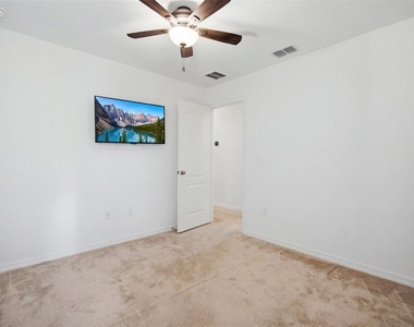 377 Preserve Pointe Boulevard - Photo Thumbnail 17