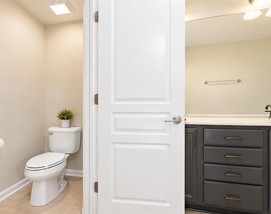 7722 Fairgrove Avenue - Photo Thumbnail 34