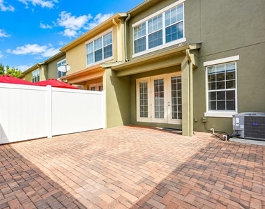 7722 Fairgrove Avenue - Photo Thumbnail 19
