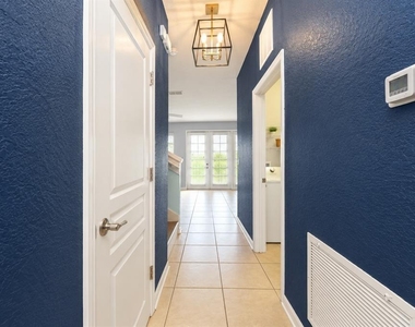 7722 Fairgrove Avenue - Photo Thumbnail 11
